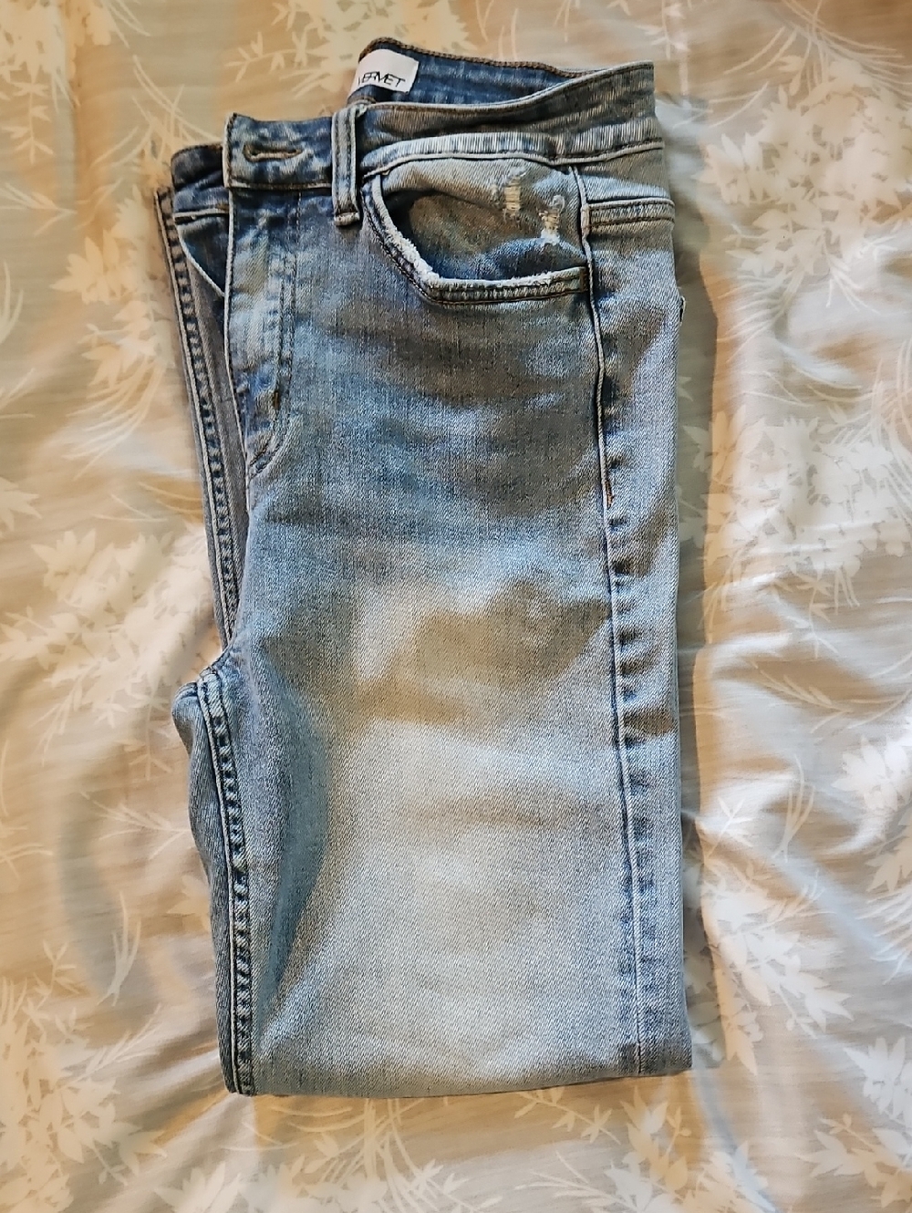 Light Wash Cropped Women's Jeans